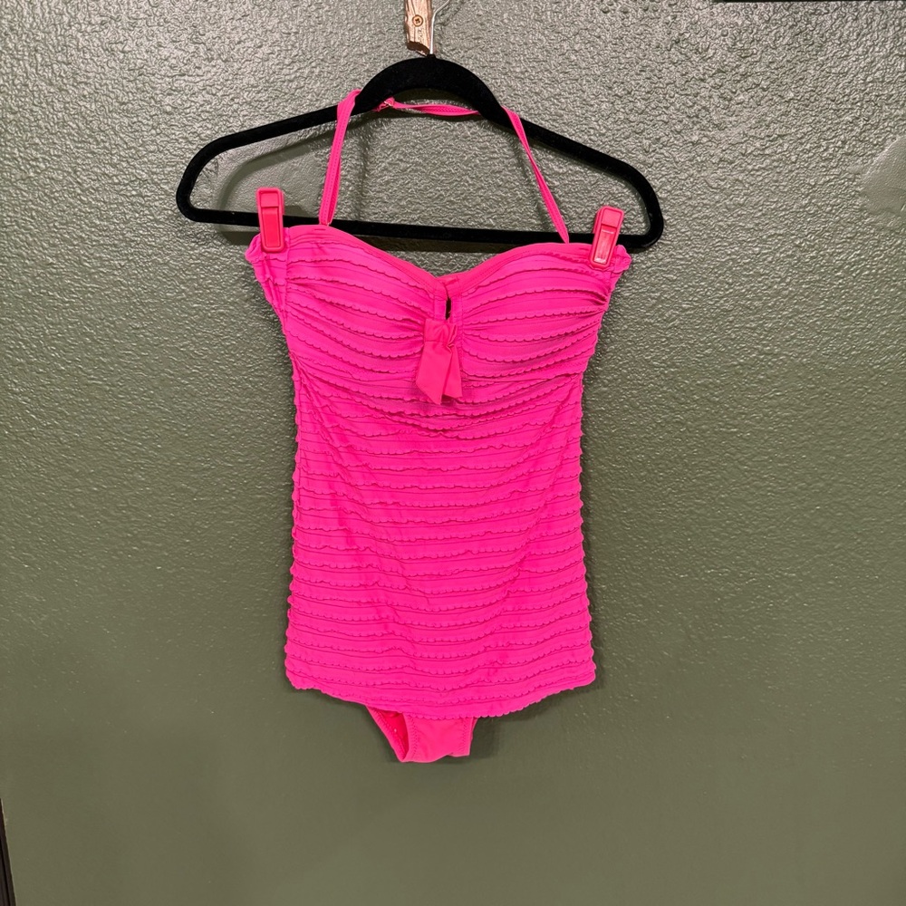 Jessica Simpson Super Flattering Vibrant Pink One Piece Swimsuit 🩱 Size S